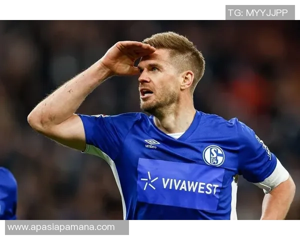 莫西干头足球明星的传奇人生与赛场风采解析